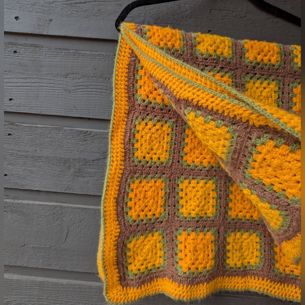 Handknit Retro 70s Granny Square Afghan Blanket 34.5" X 34.5" Grannycore - Picture 3 of 5